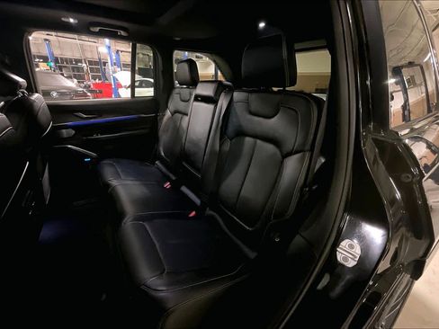 Used 2022 Jeep Grand Cherokee Overland image 38