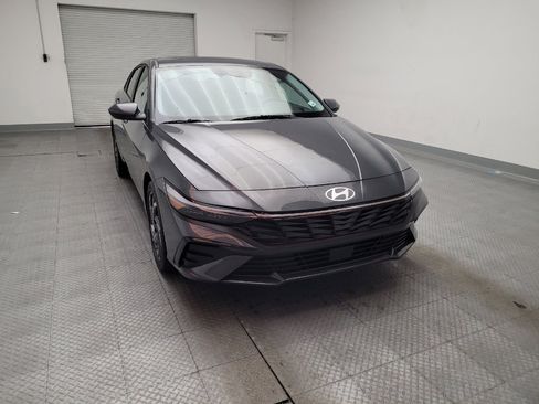 Used 2025 Hyundai Elantra SEL FWD image 14