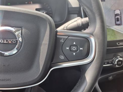 Certified 2023 Volvo XC40 B5 Ultimate w/ Protection Package Premier AWD/4WD image 24