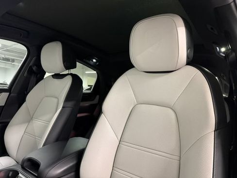 Certified 2024 Porsche Cayenne S AWD/4WD image 28