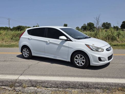 Used 2014 Hyundai Accent GS FWD image 1