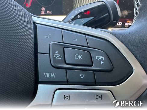 New 2026 Volkswagen Tiguan SE FWD image 19
