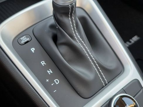 New 2025 Hyundai Venue SEL image 31