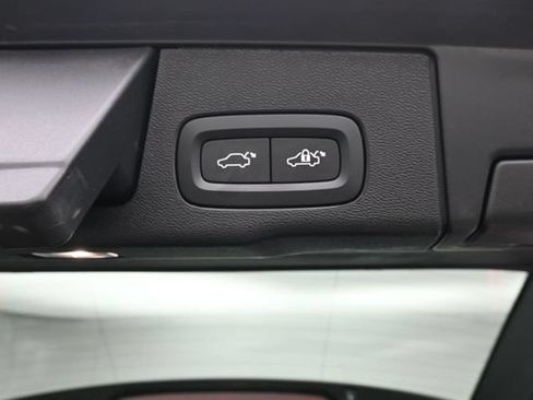 Used 2023 Volvo XC60 B6 Ultimate w/ Climate Package AWD/4WD image 32