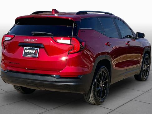 Used 2024 GMC Terrain SLE w/ Driver Convenience Package FWD image 13
