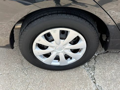 Used 2011 Toyota Corolla LE image 40