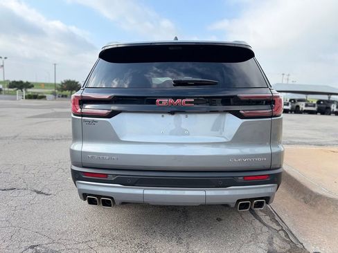 Used 2026 GMC Acadia Elevation w/ Elevation Premium Package FWD image 5