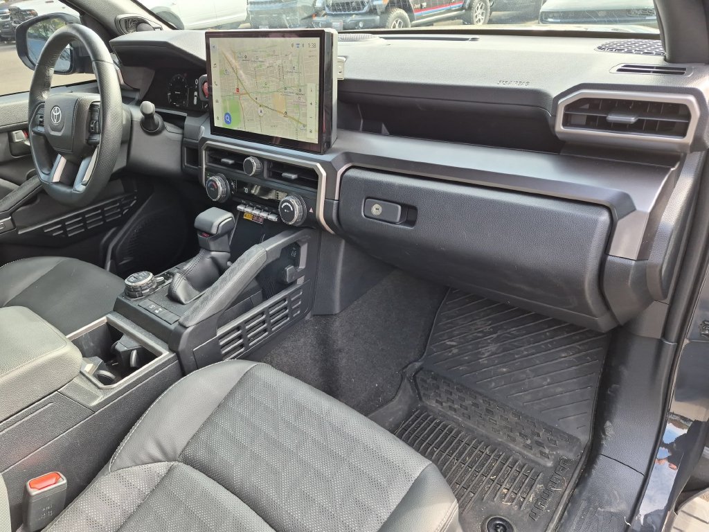 Used 2025 Toyota 4Runner TRD Off-Road Premium AWD/4WD image 17