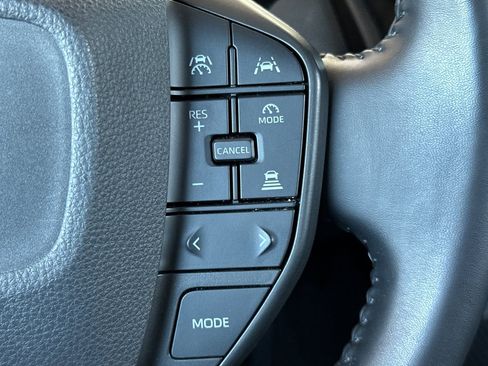 Used 2023 Toyota Prius LE image 28