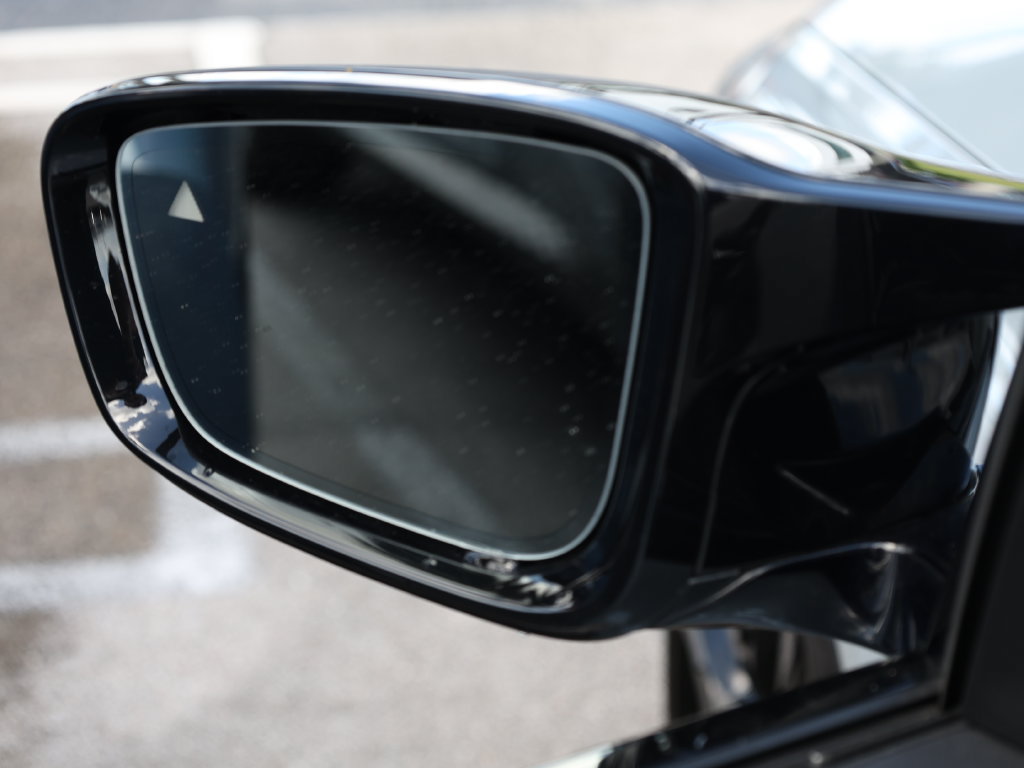 Used 2025 BMW M240i Coupe w/ Premium Package RWD image 9