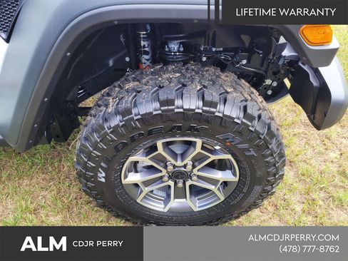 New 2025 Jeep Gladiator Mojave w/ Convenience Group image 13