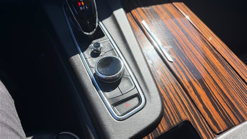 Used 2021 Cadillac Escalade Premium Luxury w/ Driver Assist Tech Package AWD/4WD image 40