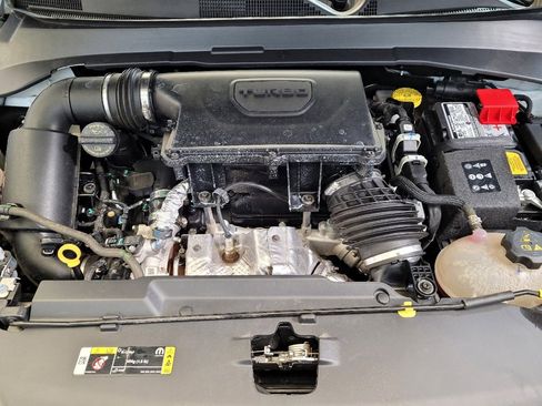 Used 2024 Jeep Compass Latitude image 30