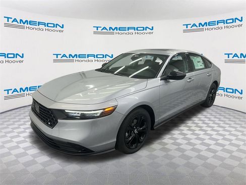 New 2025 Honda Accord SE image 1