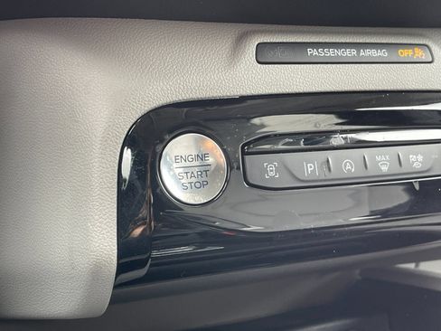 Used 2023 Ford Escape Platinum AWD/4WD image 25