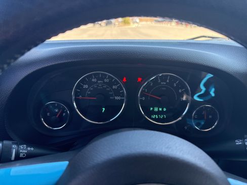 Used 2013 Jeep Wrangler Rubicon w/ PWR Convenience Group image 17