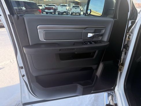 Used 2021 RAM 1500 Classic SLT image 10