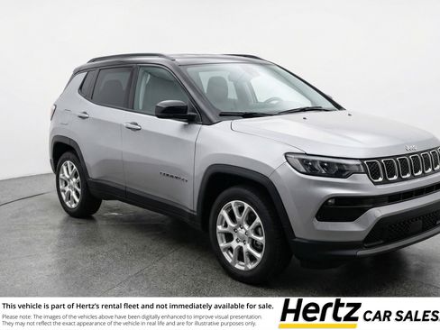 Used 2025 Jeep Compass Limited image 1