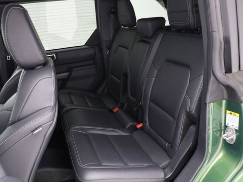 Used 2025 Ford Bronco Badlands image 12