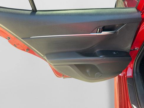 Used 2020 Toyota Camry SE image 26