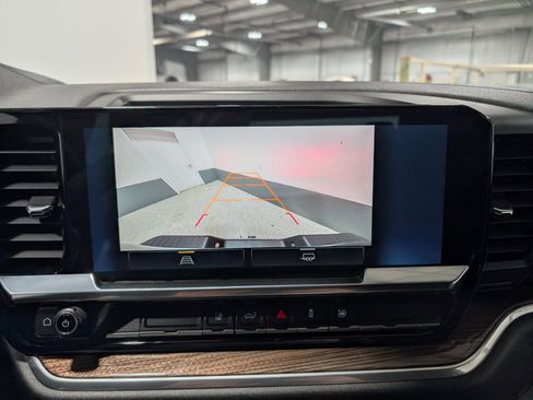 Used 2024 Chevrolet Silverado 2500 LT image 26