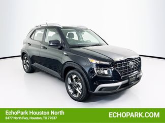Used 2025 Hyundai Venue SEL video 1