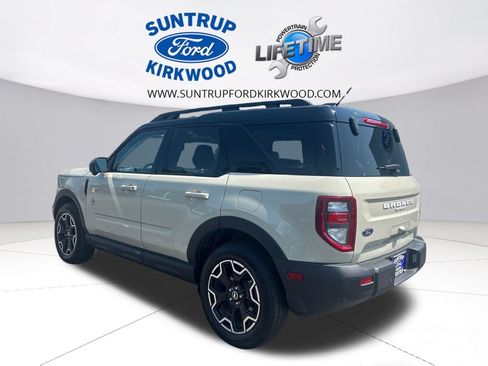 Used 2025 Ford Bronco Sport Outer Banks w/ Outer Banks Tech Package+ AWD/4WD image 3
