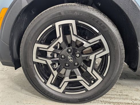 Used 2025 Hyundai Santa Cruz Limited image 9