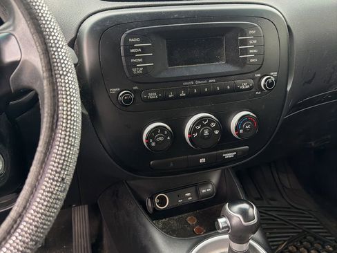 Used 2015 Kia Soul FWD image 14