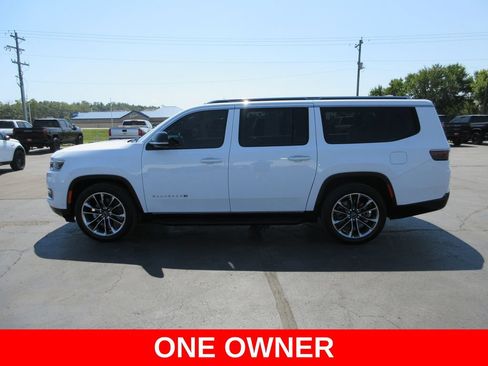 Used 2023 Jeep Wagoneer L Series II w/ Premium Group I AWD/4WD image 11