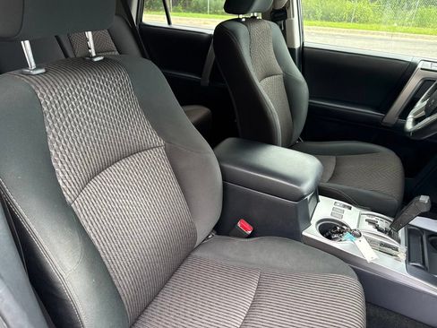 Used 2022 Toyota 4Runner Trail Special Edition AWD/4WD image 12