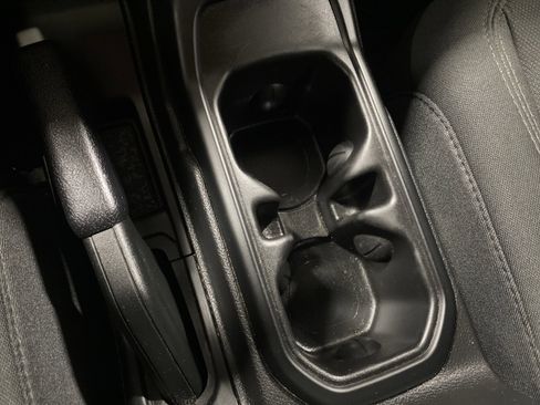 Used 2022 Jeep Wrangler Unlimited Sport image 28