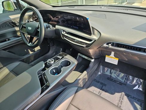 New 2026 Cadillac Lyriq Sport AWD/4WD image 10