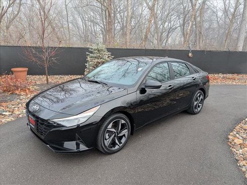 Certified 2023 Hyundai Elantra SEL w/ Convenience Package image 1