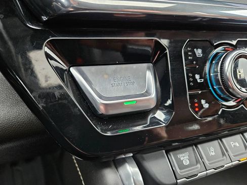 Used 2024 GMC Sierra 3500 Denali Ultimate AWD/4WD image 25