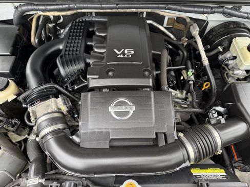 Used 2015 Nissan Frontier Desert Runner image 22