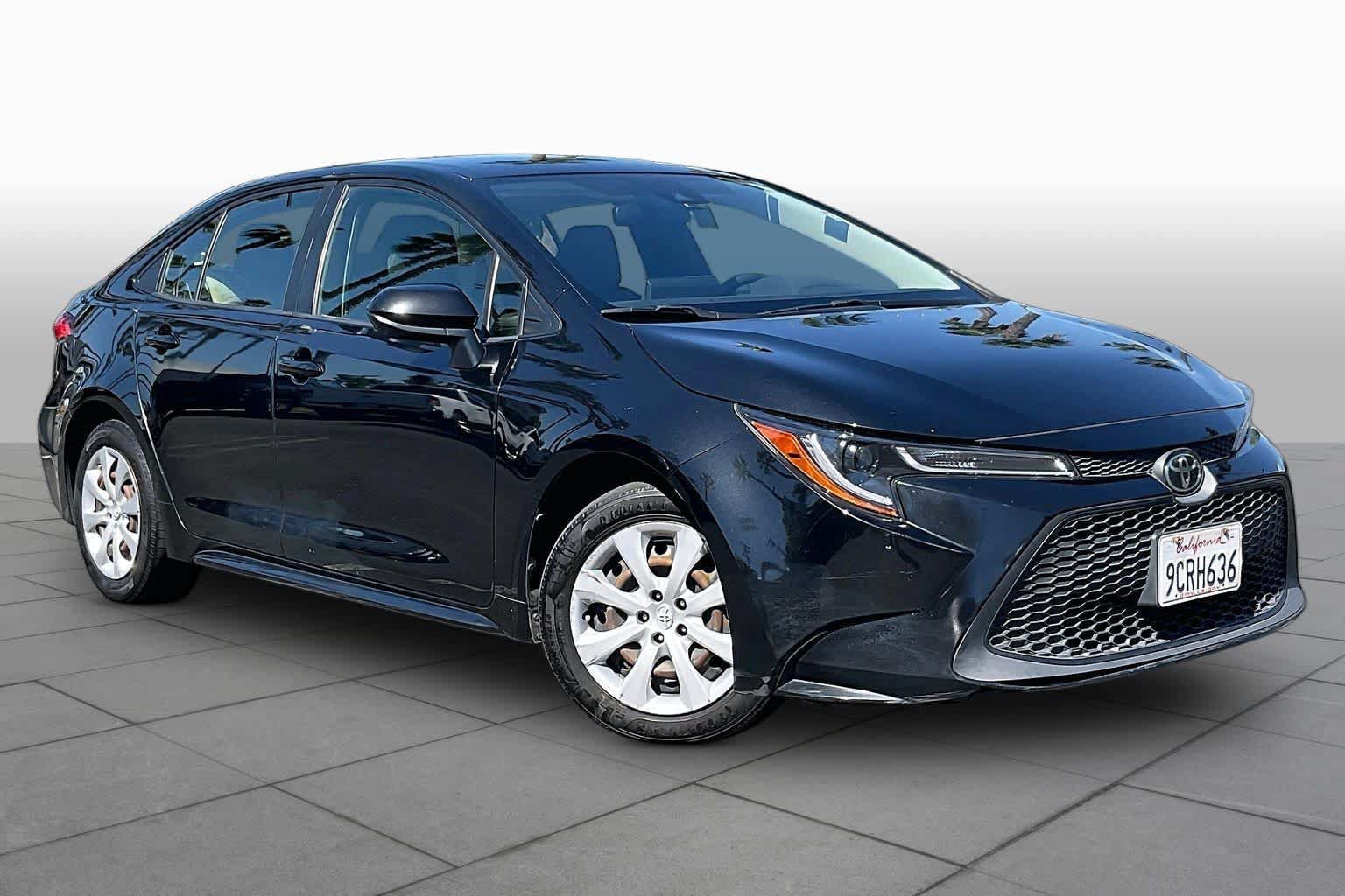 Used 2020 Toyota Corolla LE FWD image 2