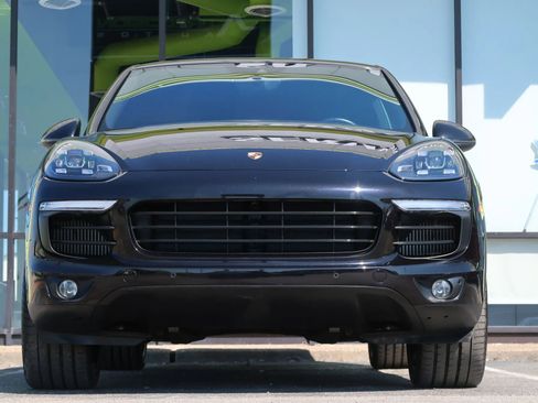 Used 2018 Porsche Cayenne S image 3