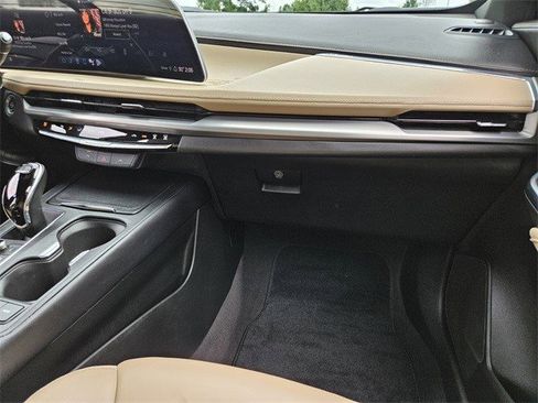 Certified 2024 Cadillac XT4 Premium Luxury image 18