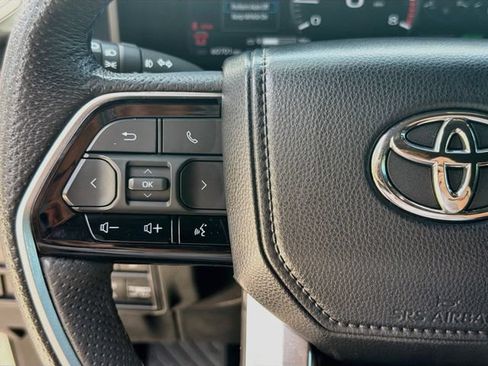 Used 2023 Toyota Sequoia Platinum AWD/4WD image 40