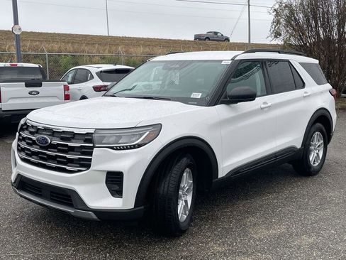 New 2026 Ford Explorer Active RWD image 7