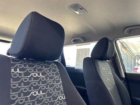 Used 2011 Kia Soul + w/ Audio Pkg FWD image 17