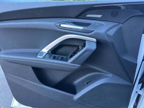 Used 2025 Audi Q5 Premium Plus w/ Premium Plus image 19