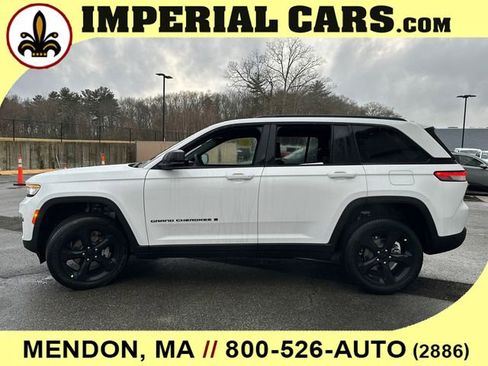 New 2025 Jeep Grand Cherokee Altitude AWD/4WD image 6