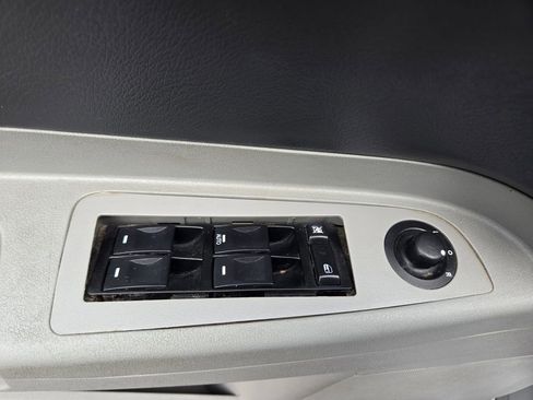 Used 2006 Chrysler 300 Touring image 11