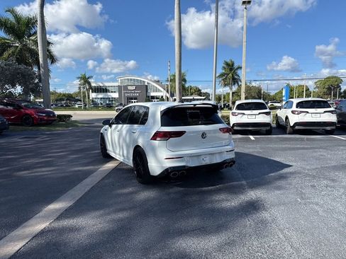 Used 2023 Volkswagen Golf R image 10