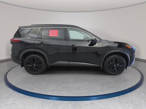 Certified 2023 Nissan Rogue SV w/ SV Premium B Package AWD/4WD image 4