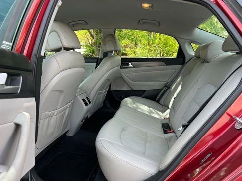 Used 2016 Hyundai Sonata Sport w/ Option Group 02 FWD image 13