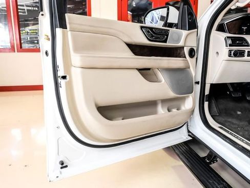 Used 2021 Lincoln Navigator L Reserve image 38