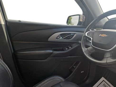 Used 2018 Chevrolet Traverse LT FWD image 16
